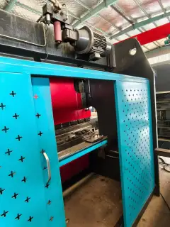 Used Anhui Zhongya 100 Ton 3.2 m Electro-Hydraulic Press Brake photo 4