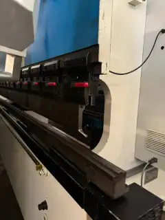 Used Anhui Zhongyou 125 Ton 4 Meter Dual-Servo CNC Press Brake (Almost New) photo 2