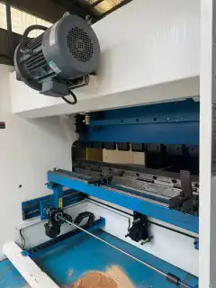 Used Jiangsu Kaifeng 63 Ton 2500 mm Three-Servo CNC Press Brake photo 5
