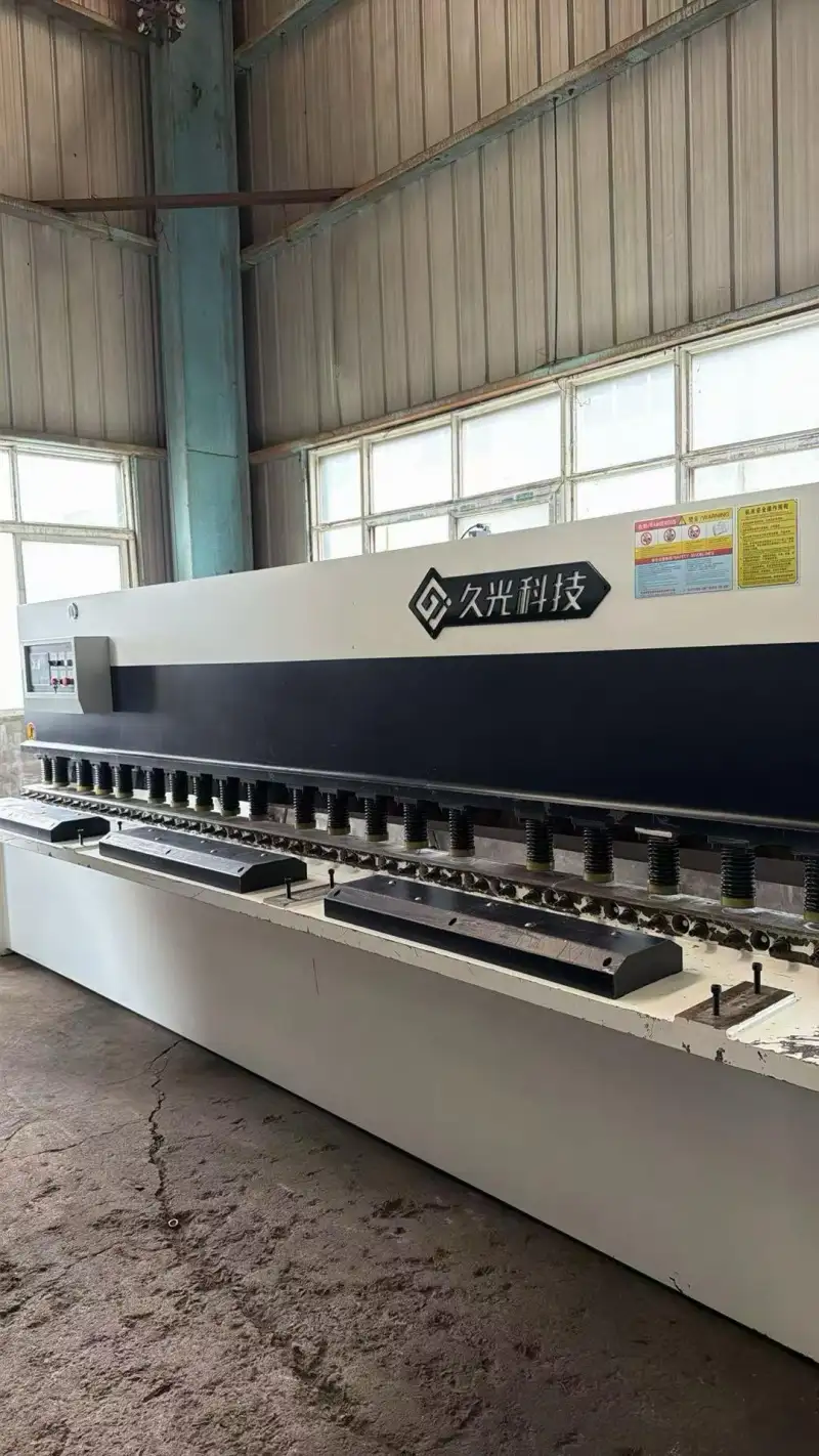 Used Jiuguang 6 mm x 4 m Hydraulic Shearing Machine with CNC 100 photo 1