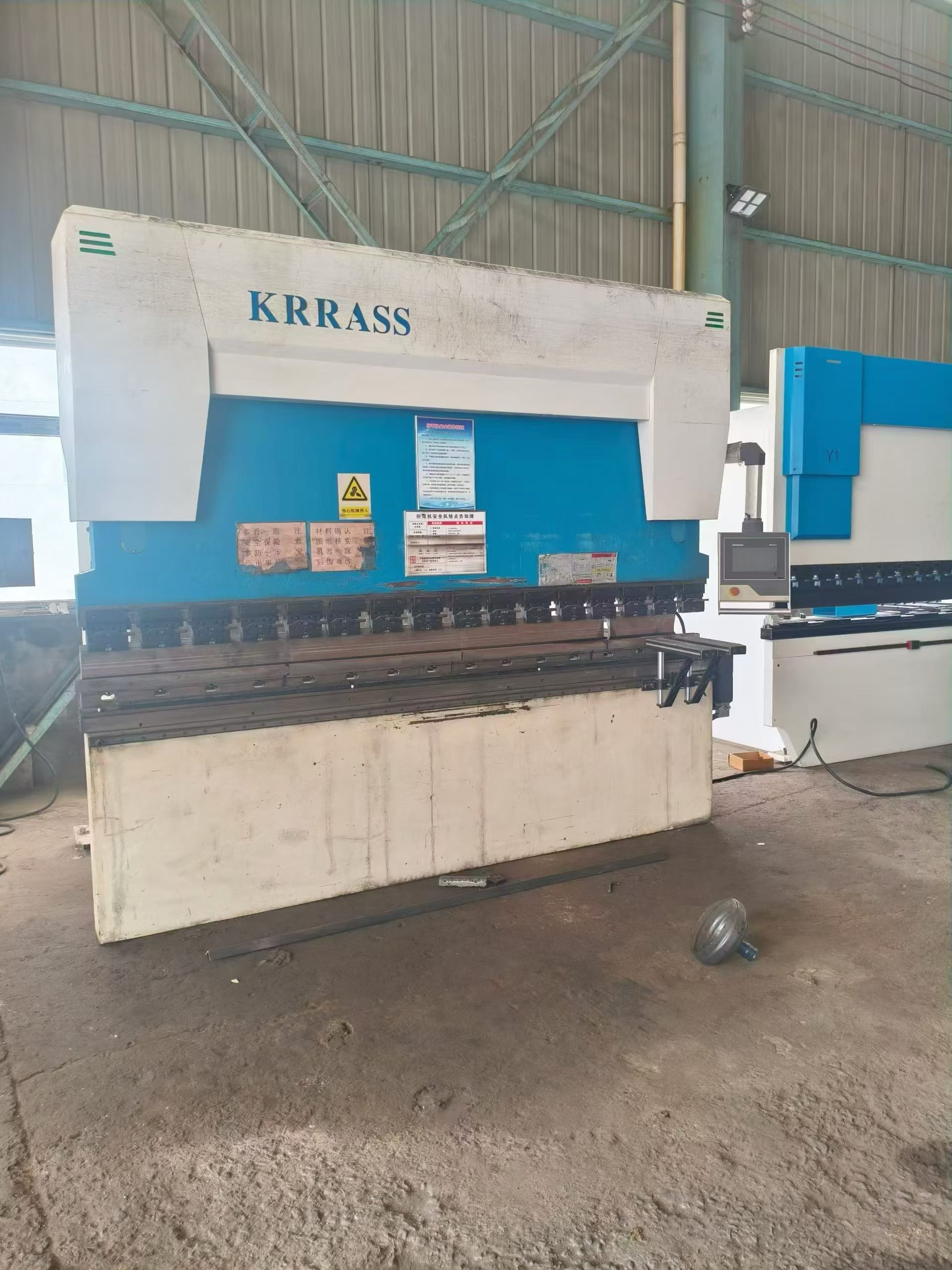 Used Klaus 210-Ton 3.2 m Electro-Hydraulic Press Brake, 4+1 Axes, 53 T System photo 1