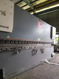 Used Nanjing Jinqiu 200 Ton 6000 mm Three-Servo CNC Press Brake photo 2