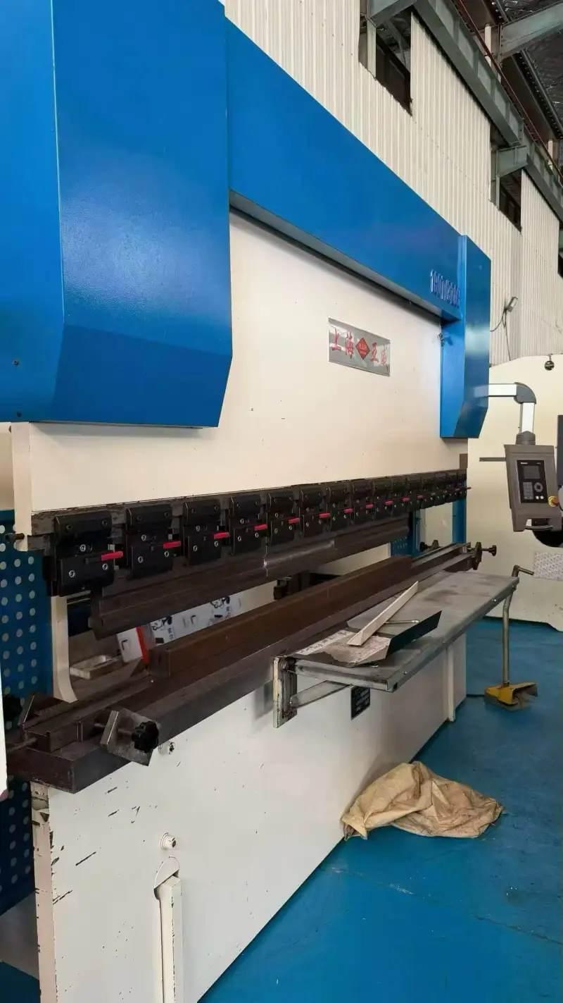 Used Shanghai Yawei 100 Ton 3.2 m CNC Press Brake photo 1