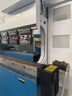 Used Yawei PBC 110 Ton 3.1 m CNC Electro-Hydraulic Press Brake with Delem DA-52 S photo 2