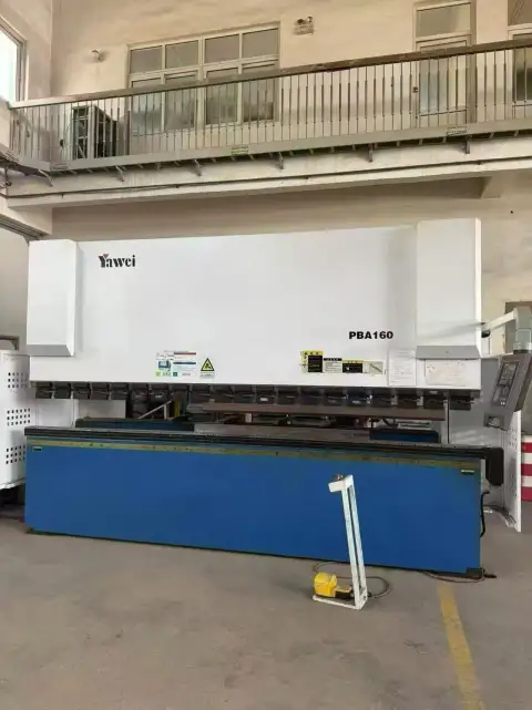 Plegadora CNC electrohidráulica Jiangsu Yawei 160/4100 usada