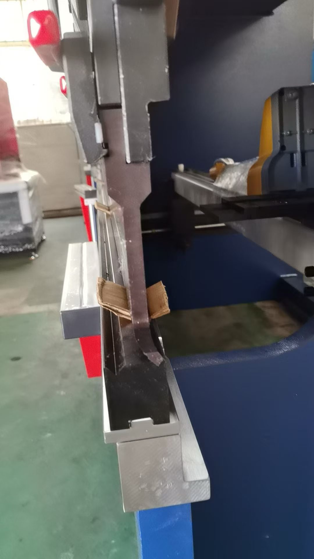 Brand New 63/2500 Dual Servo CNC Press Brake in Stock photo 2