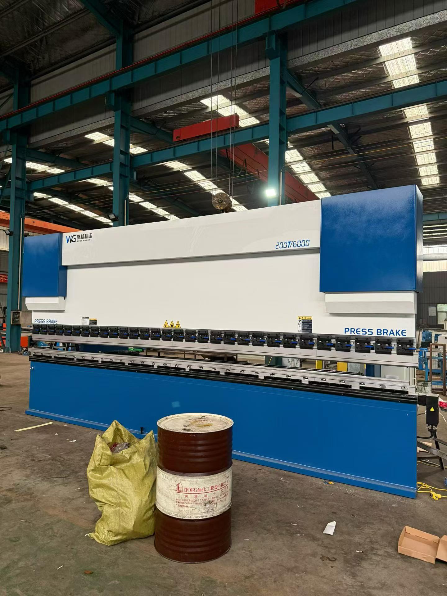 Brand New Nanjing Weige 200 Ton 6 m Three-Servo CNC Press Brake photo 2