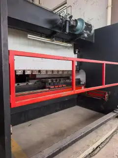 Used Jiangsu Jinfangyuan 100/3100 Electro-Hydraulic Press Brake photo 3