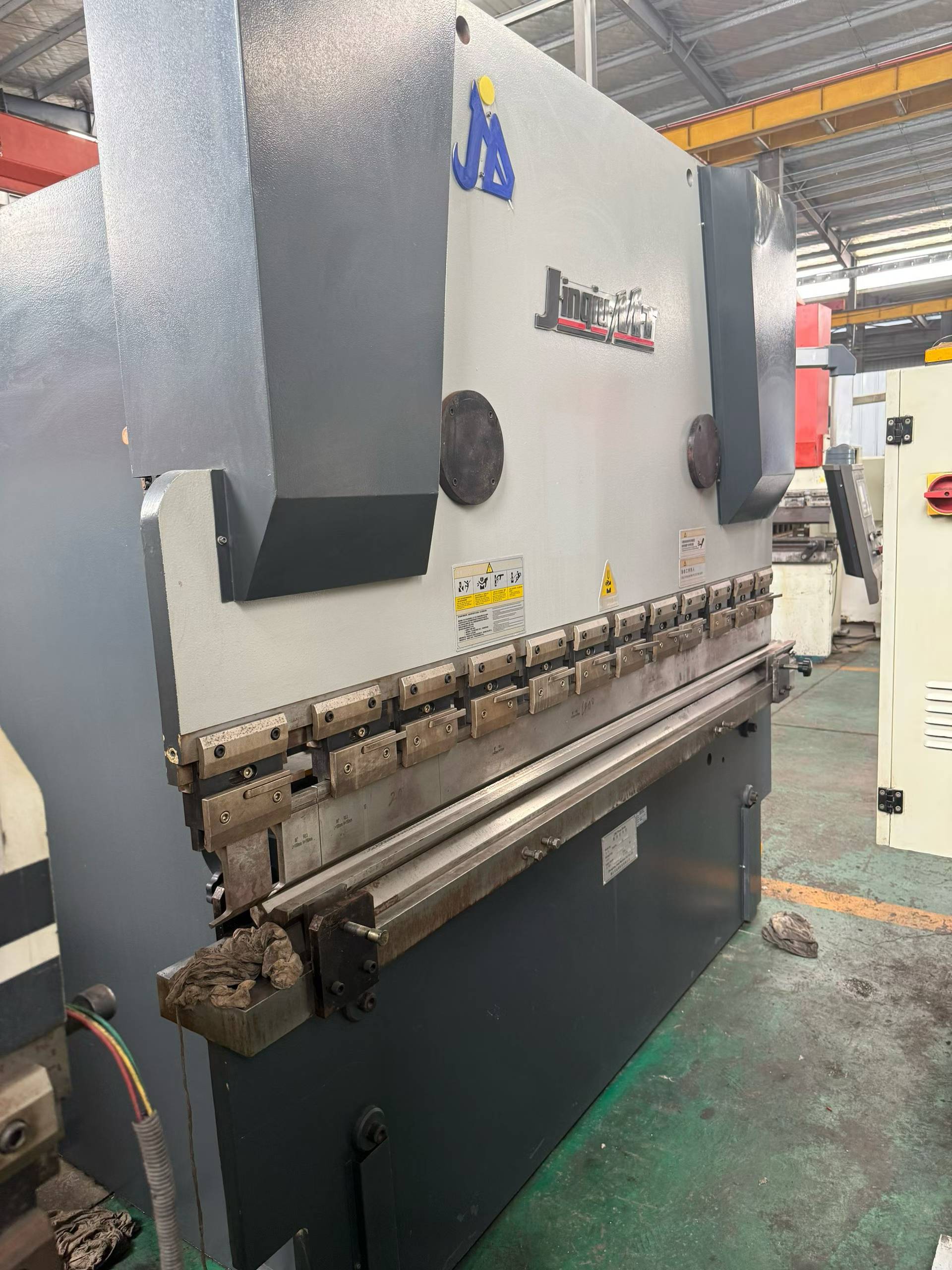 Near-New 100 Ton / 2.5 m Used Machine photo 1