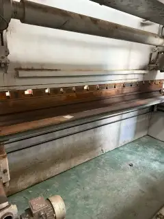 Used Shanghai Bohai 250 Ton 4 m CNC Press Brake with E 21 System photo 4