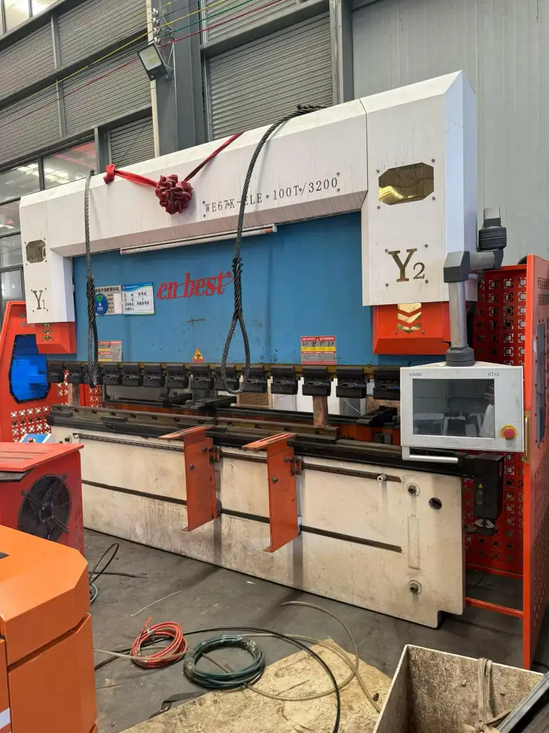 Used 2024 CNC Electro-Hydraulic Press Brake 100 T/3200 mm 4+1 Axis photo 1