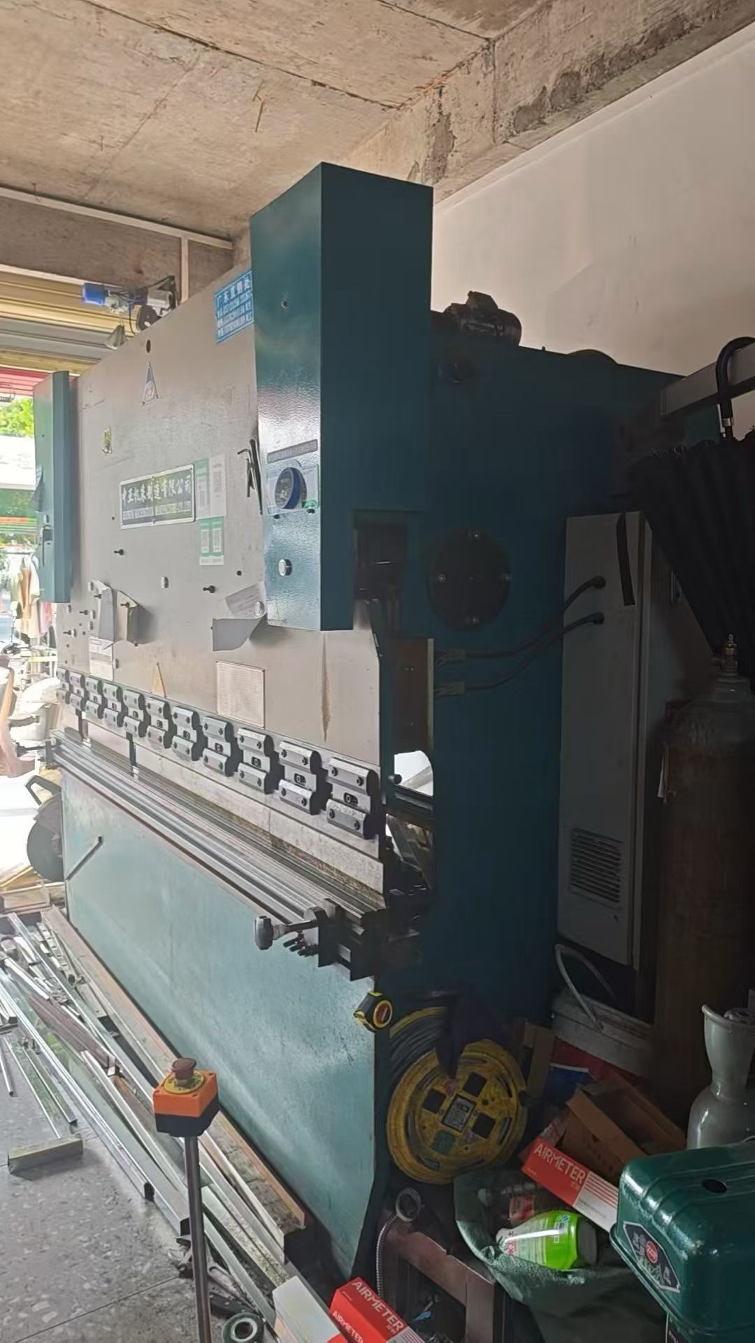 Used Zhongya 4/2500 Swing Beam Shearing Machine with E 21 CNC