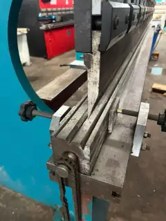 Near-new Zhongya 100-Ton 3200 mm Press Brake photo 2