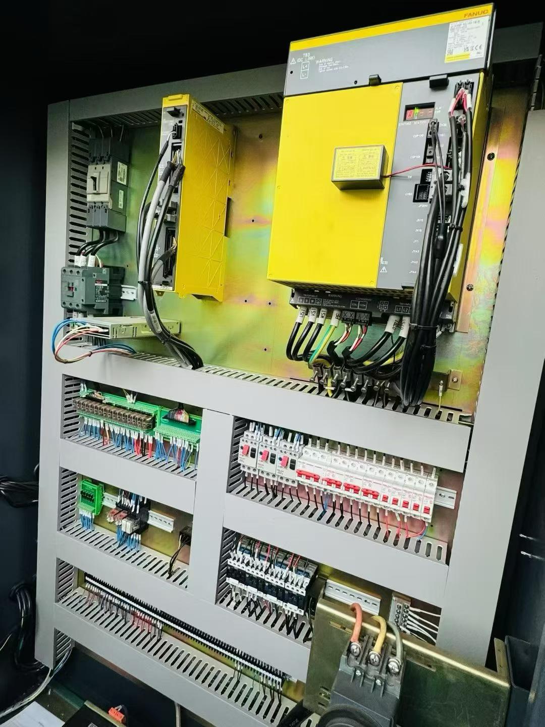 Used Dalian DL-25 M/1000 Heavy-Duty Slant-Bed Turret CNC Lathe with FANUC photo 6