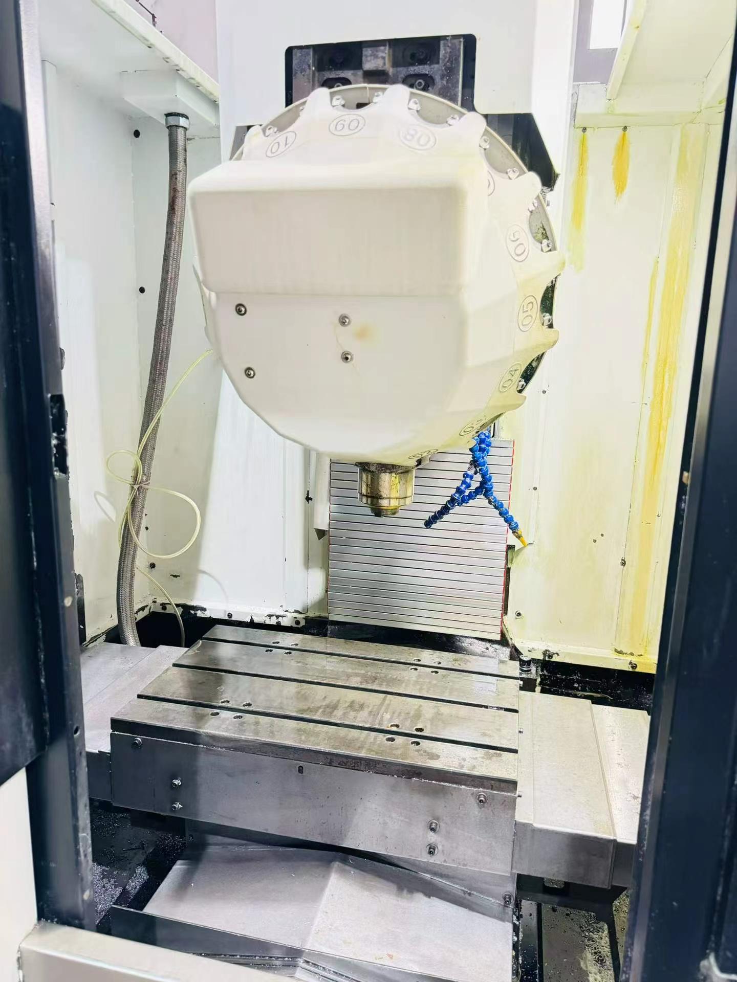 Used Hongjinshun T 5 Drilling and Tapping Center with Mitsubishi M 70 photo 3