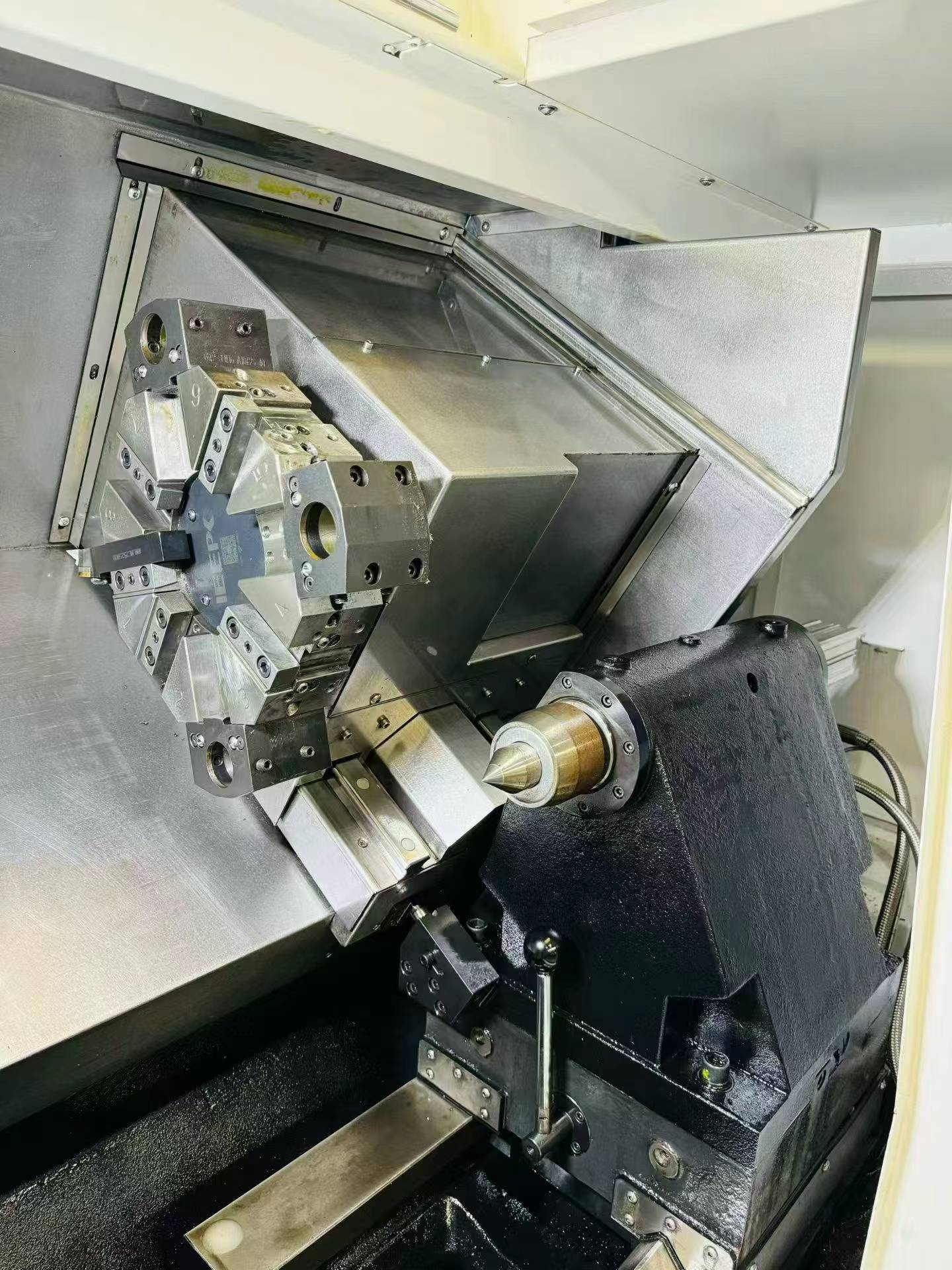 Used Shenyang HTC 40 E Turret-Type CNC Lathe with GSK 988 TA photo 3