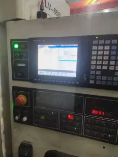 Used 850 Machining Centers (3 Units) with Mitsubishi M 70 photo 4