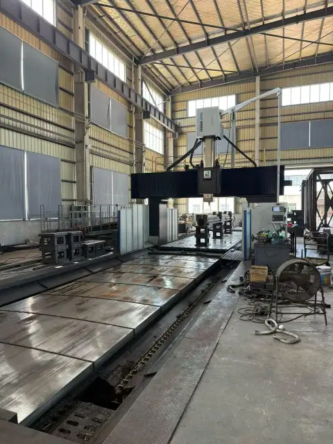 Kullanılmış Guosheng 10042 10 m Portal Freze Makinesi