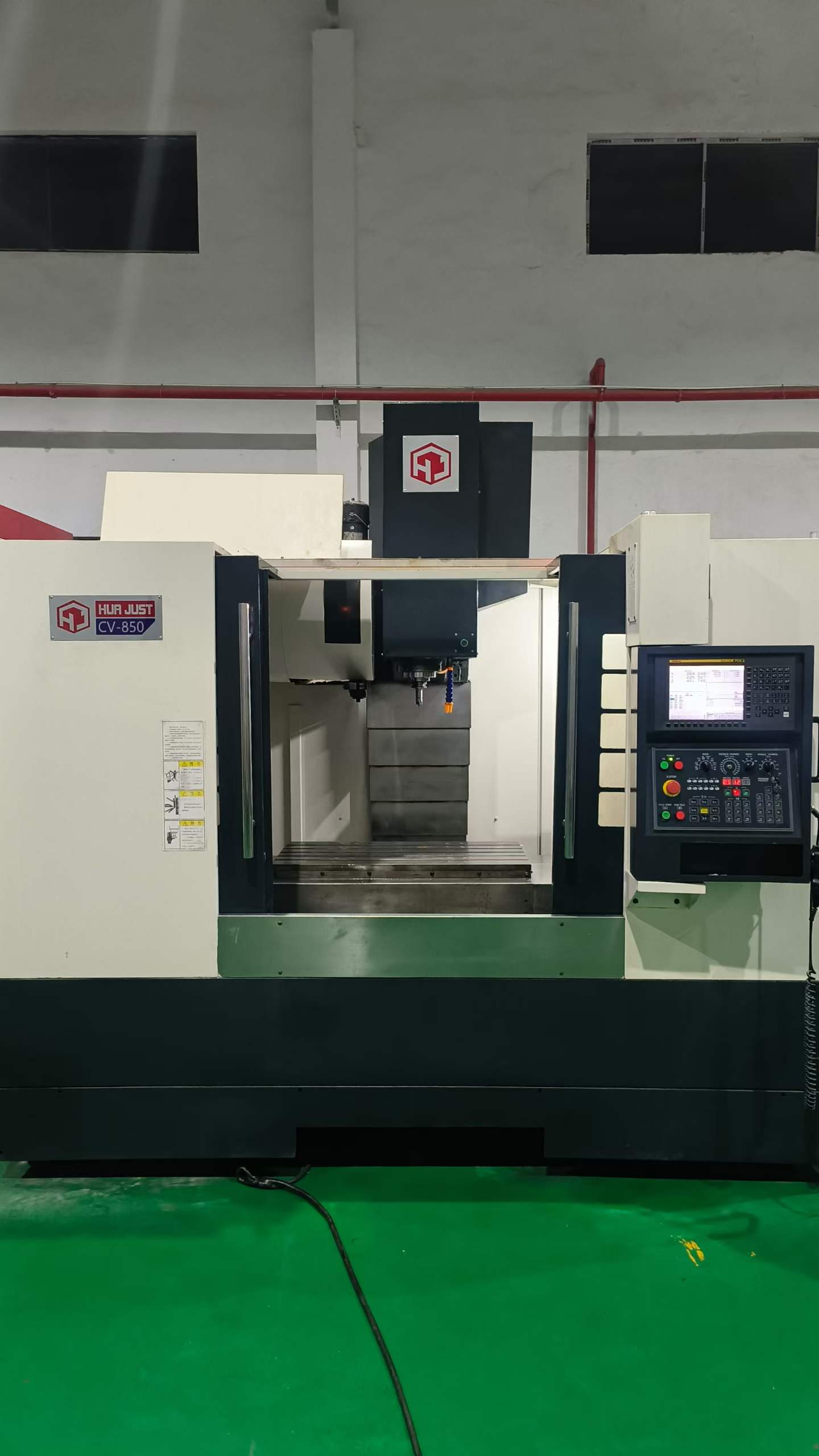 Pusat Pemesinan representative machine