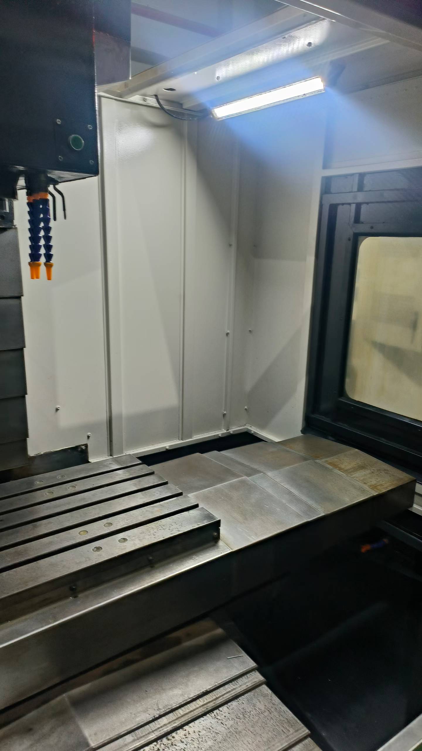 Used Huaji 850 Machining Center photo 4