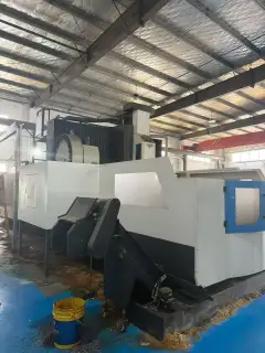 Used 2518 Machining Center with Tool Magazine photo 2