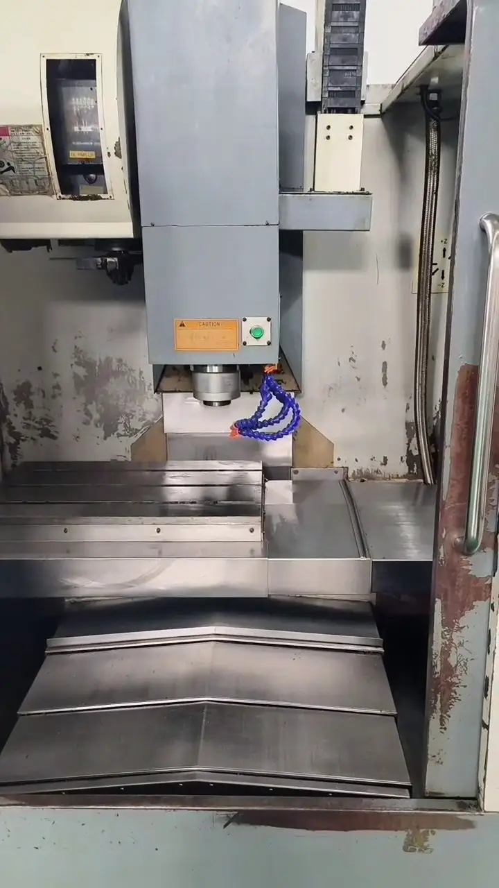 Used 650 Machining Center with BT40 Spindle video thumbnail
