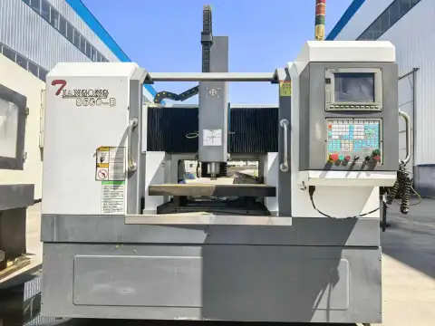 ماكينة حفر ونقش CNC مستعملة 8060 مع مغزل BT30