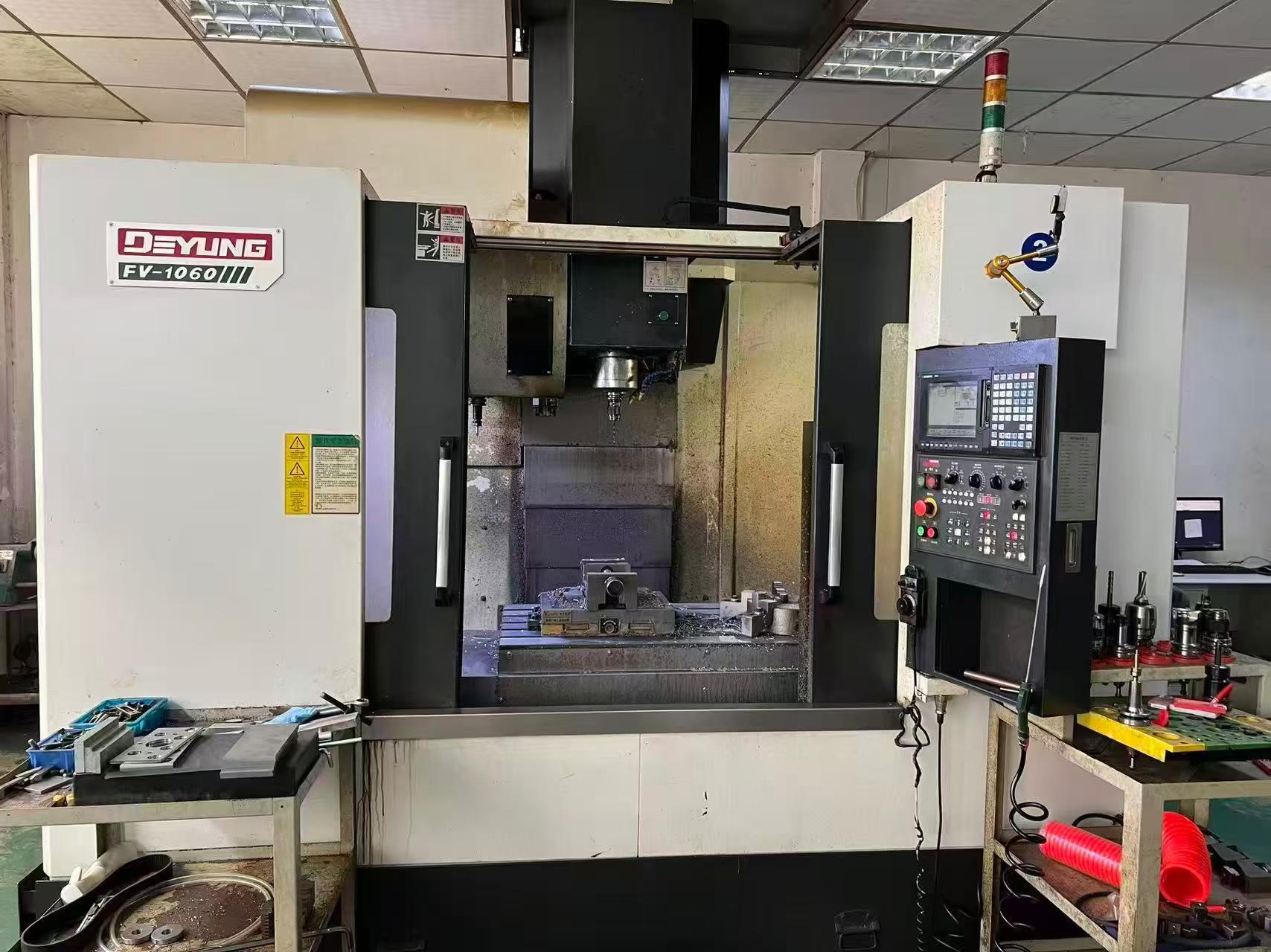 ศูนย์จักรกล Deyang 1060 มือสอง พร้อมระบบควบคุม Mitsubishi M 70