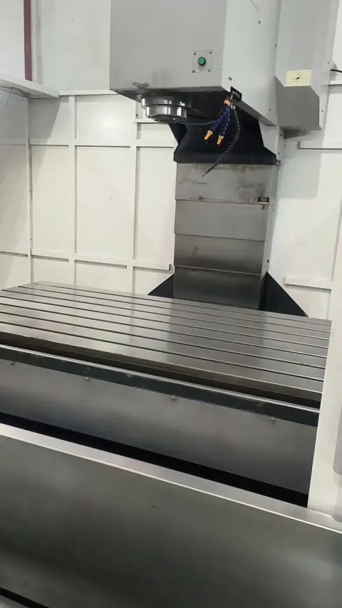 Máquina fresadora CNC Houdao 1690 usada con control Mitsubishi M 80