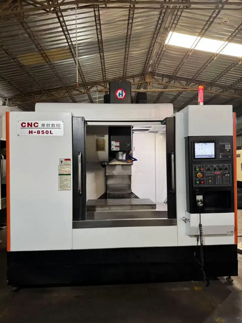 Used Huaqun 850 Vertical Machining Center with Mitsubishi M 80 photo 1