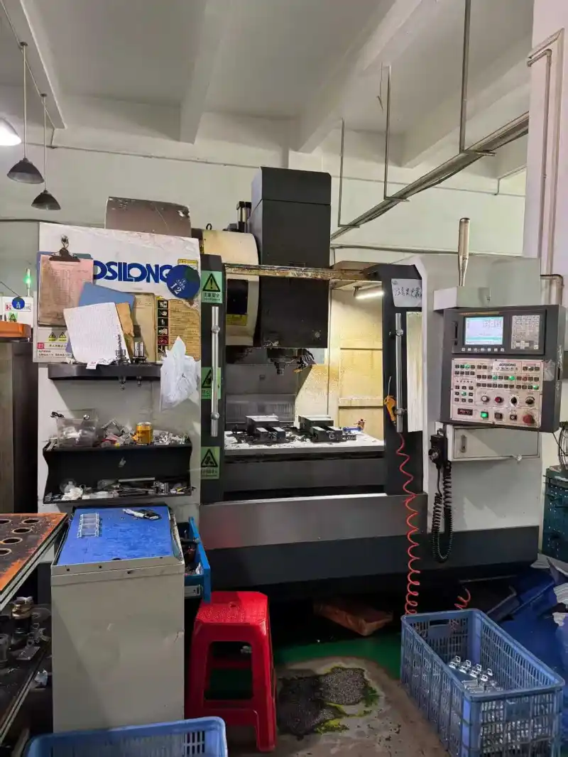 Used Aoslong V 8 Vertical Machining Center with FANUC 0i-MD photo 1