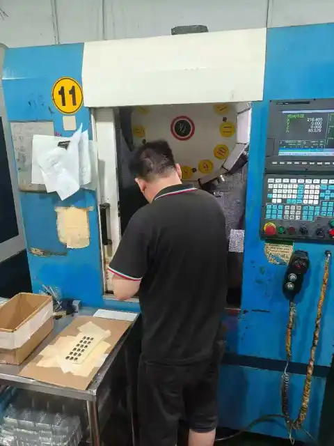 مخرطة CNC تايكي T 5 مستعملة (وحدتان) مع برج 12 محطة