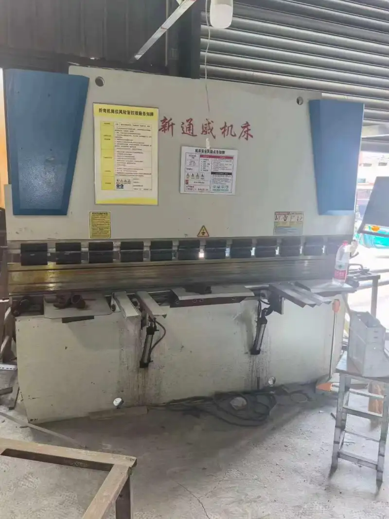 63 Ton x 2500 mm CNC Press Brake photo 1