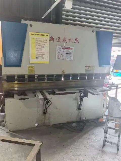 مكبح ضغط CNC 63 طن × 2500 مم