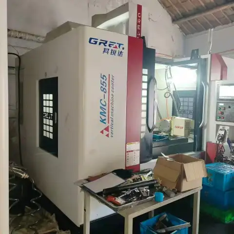 Centro de mecanizado 855 casi nuevo con Mitsubishi M 80