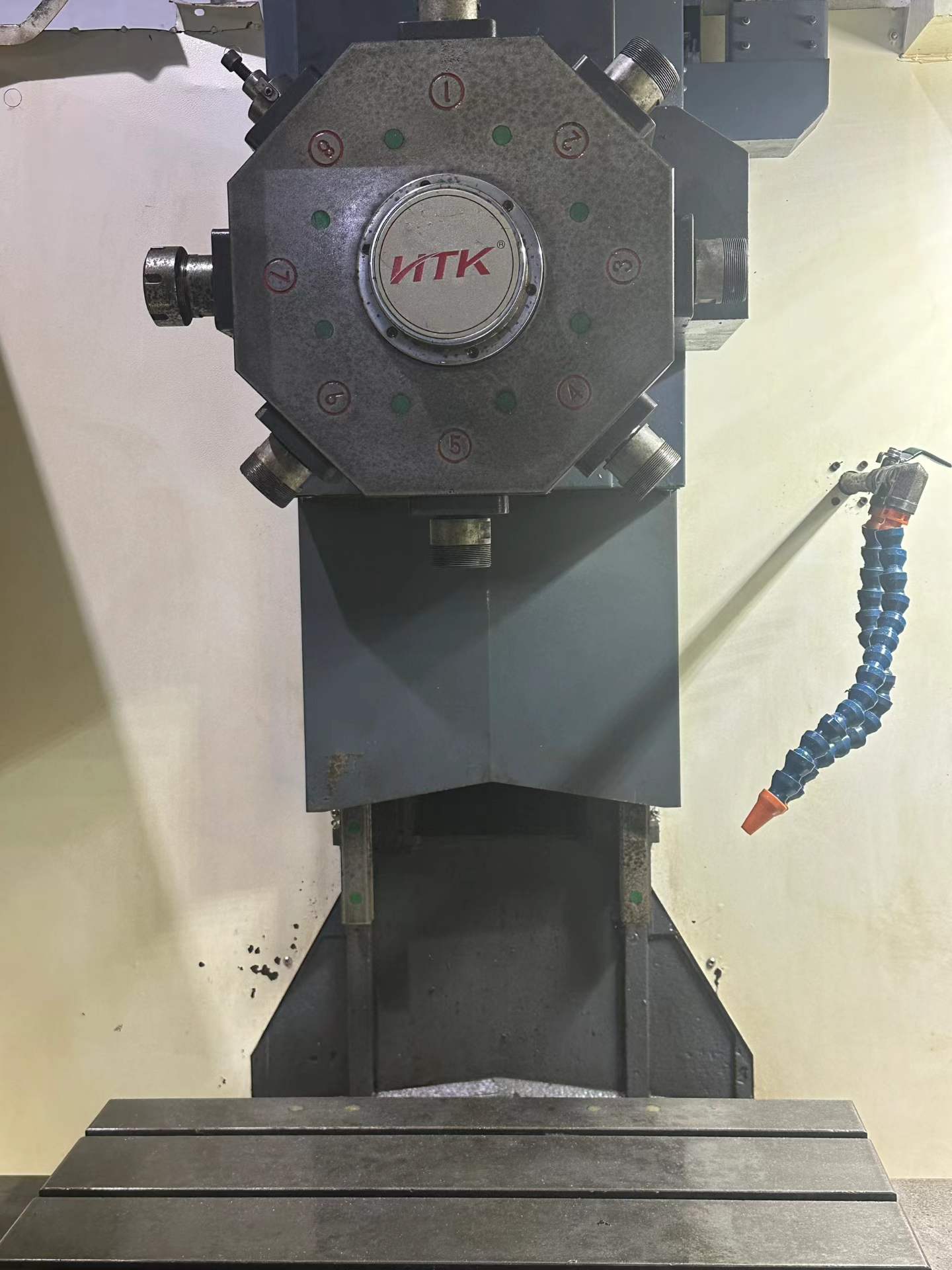 Used HR 640 Turret-Type CNC Drilling and Tapping Machine photo 5
