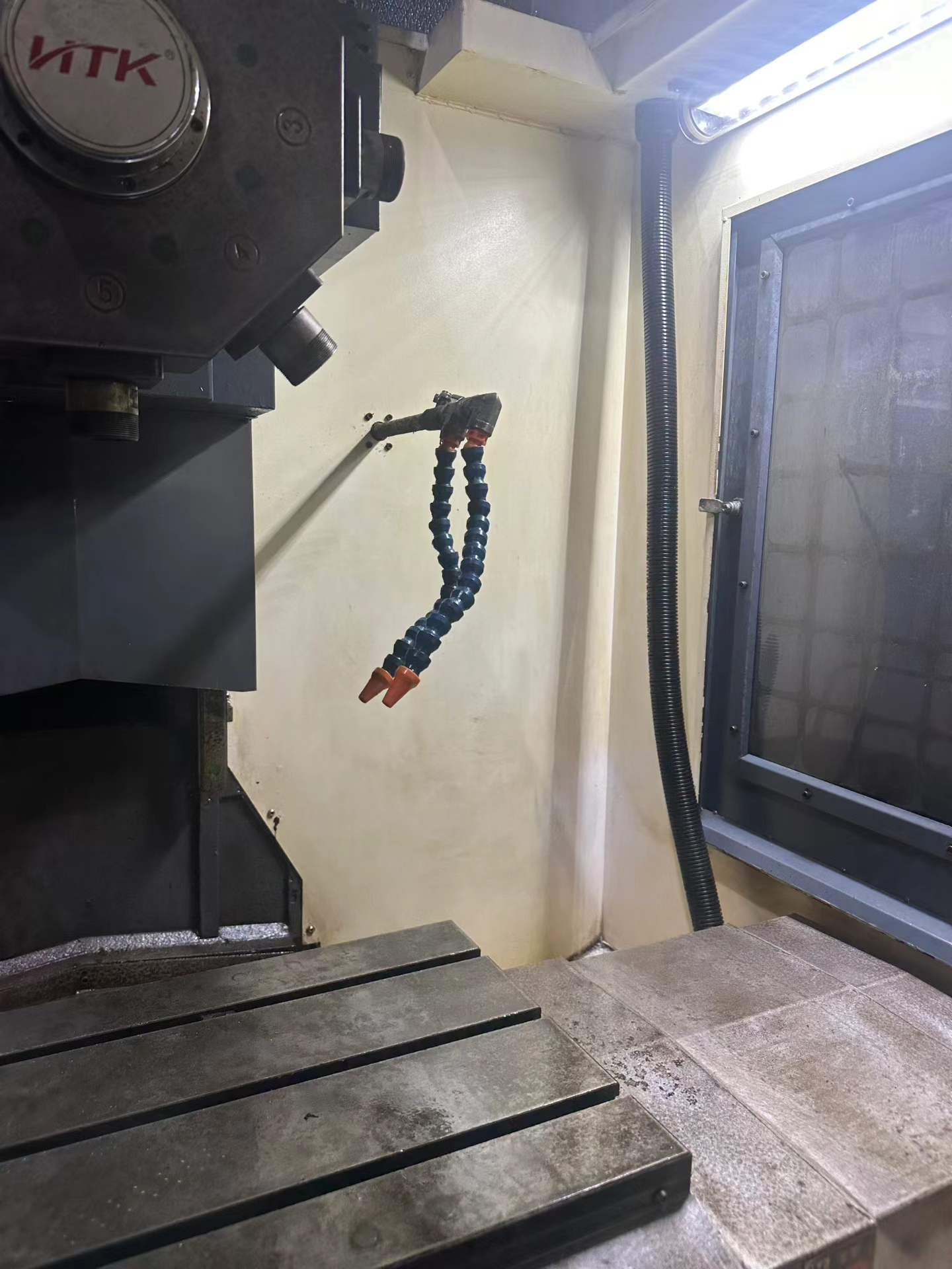 Used HR 640 Turret-Type CNC Drilling and Tapping Machine photo 6