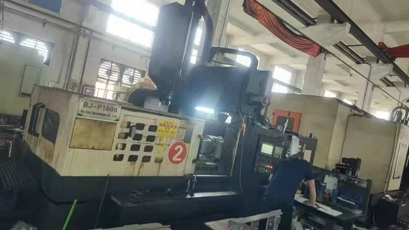 เครื่องแมชชีนนิ่งเซ็นเตอร์แบบ Gantry Shanghai Baiji 1614 มือสอง พร้อมระบบควบคุม FANUC MD