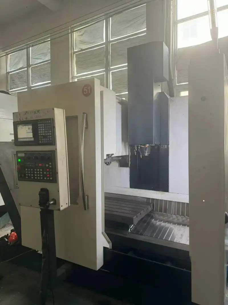 Used DMG MORI 650 V Vertical Machining Center photo 1