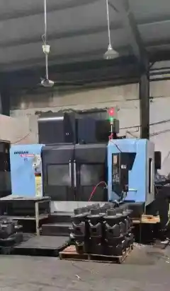 Used Doosan 5400 Vertical Machining Center photo 1