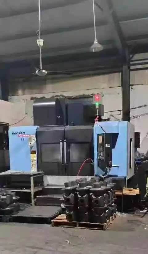 Centro de mecanizado vertical Doosan 5400 usado