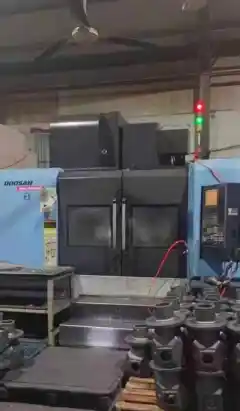 Used Doosan 5400 Vertical Machining Center photo 4