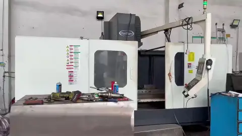 مركز تصنيع She Hong 1680 مستعمل مع تحكم FANUC MD