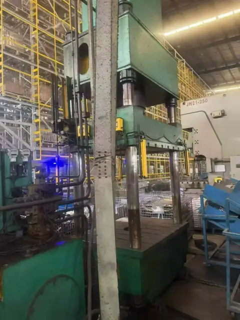 Mesin Press Hidrolik 4 Kolom HeDuan 315 Ton Bekas