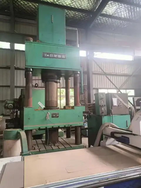 Mesin Press Hidrolik Hefei Forging 500 Bekas