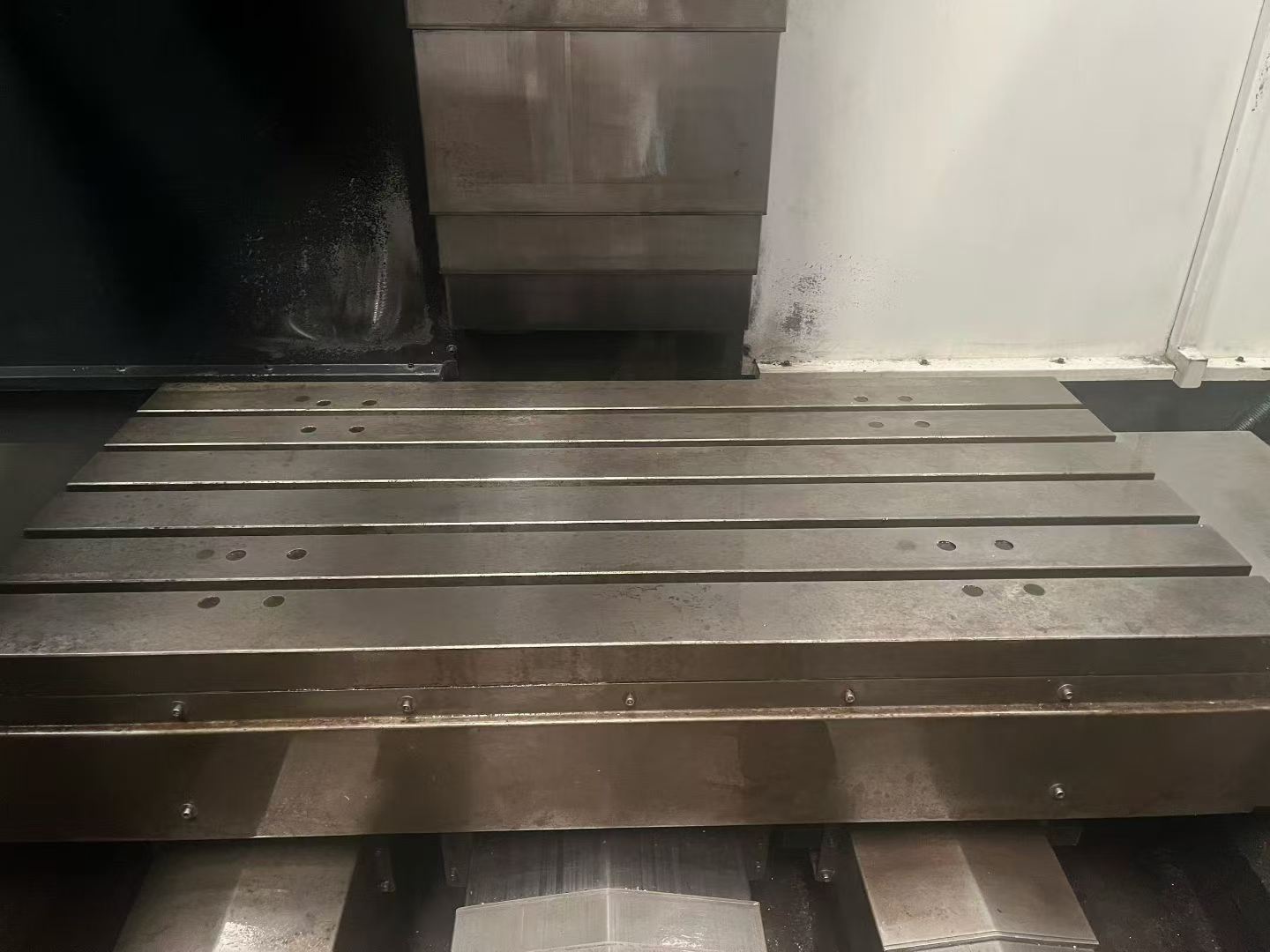 Used Shenyang 1100 B Vertical Machining Center with FANUC photo 4