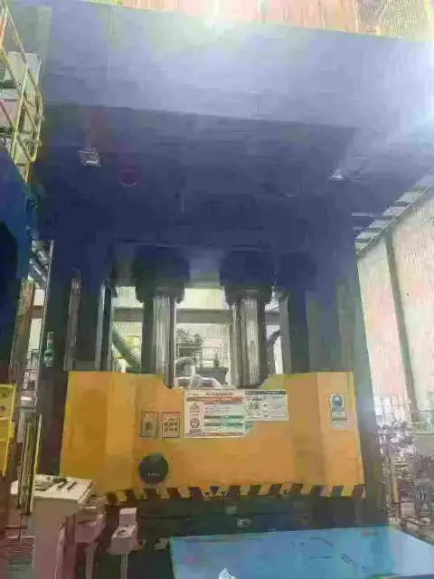 Press Hidrolik Rangka Tianduan 1200 Ton Bekas