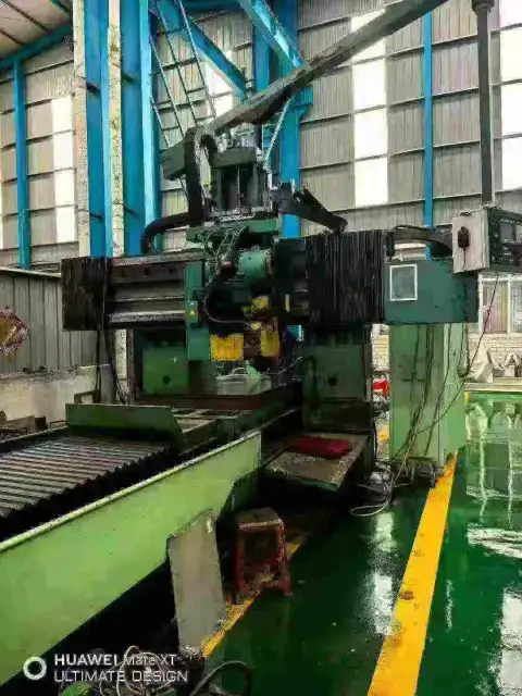 ماكينة تجليخ أسطح CNC مستعملة بنظام FANUC MD، طاولة عمل 1100 × 2200