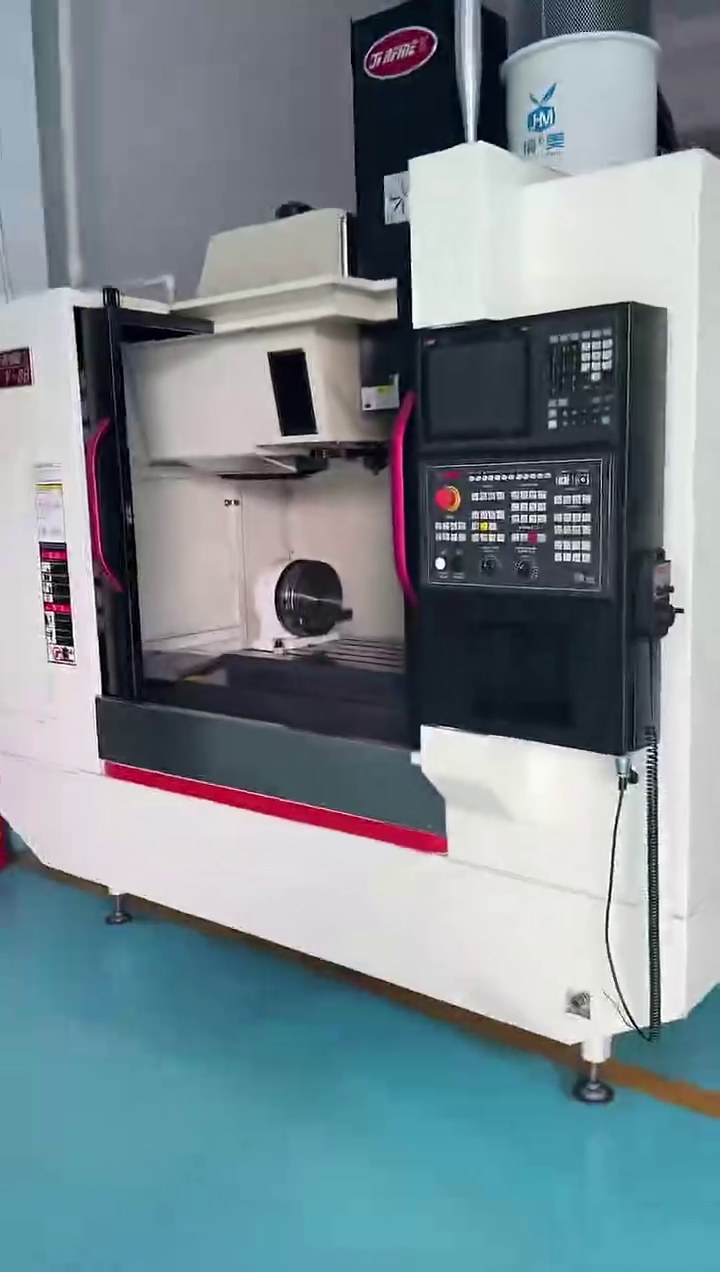 Almost New Qiaofeng V 8 B Machining Center with Mitsubishi M 80 video thumbnail