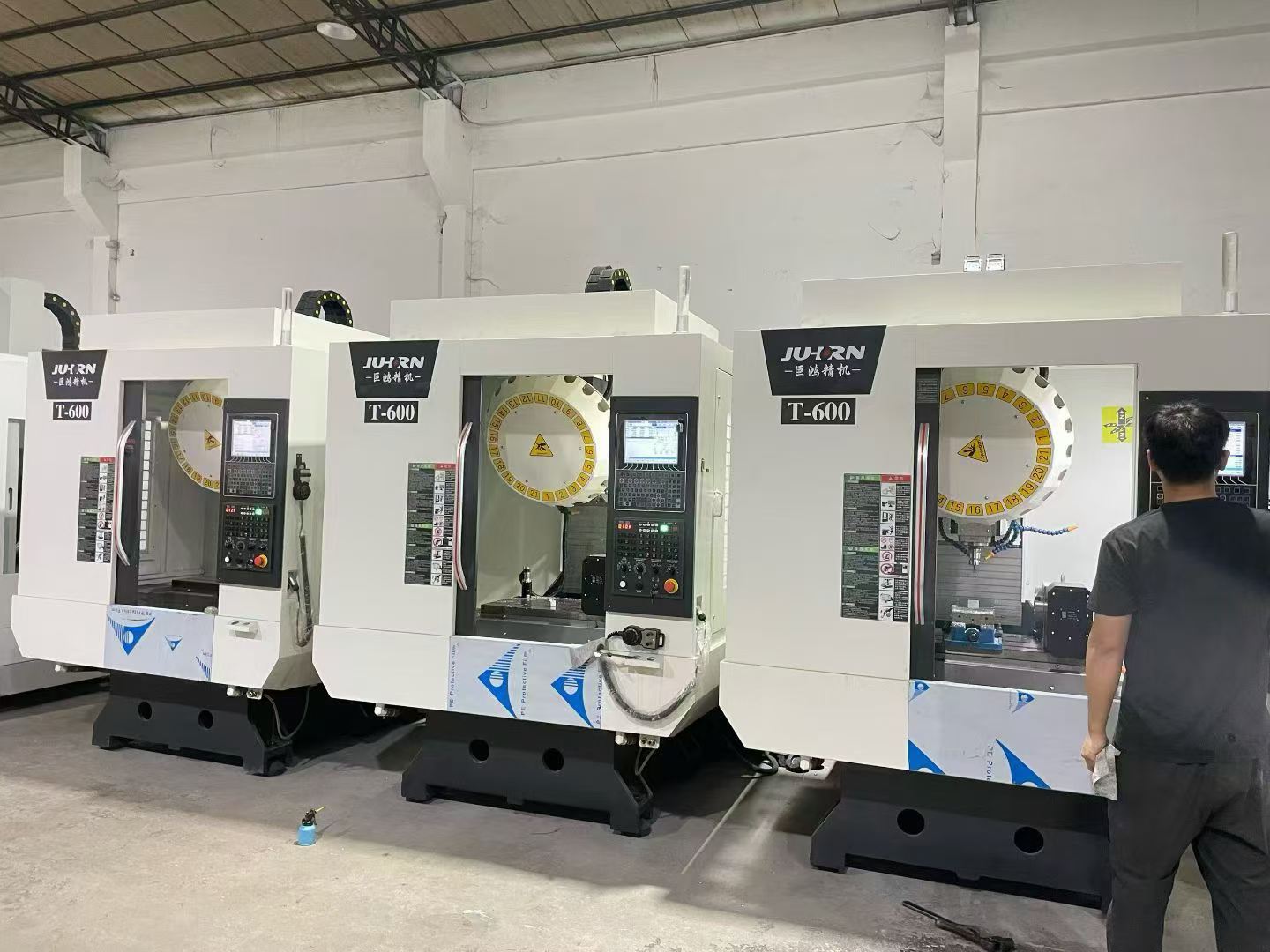 Used JuHong T 600 Drilling and Tapping Center photo 2